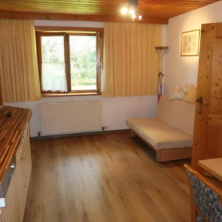 Haus Auer 110w * Itter